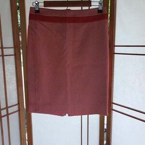 The Limited Coral & White Chevron Pencil Skirt. Bold Career. Preppy. Size 2